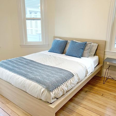 Best Location At Harvard University! 4 Bedroom Apartment! Two Units Available! Cambridge Exteriör bild